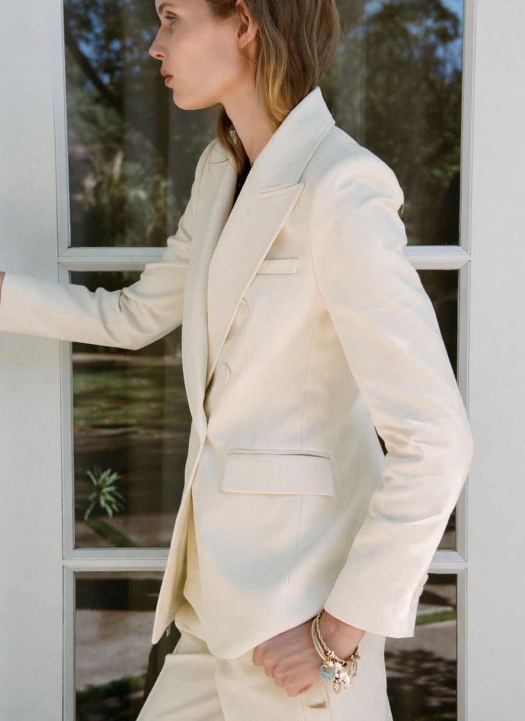 Blazer Estruturado Transpassado com Abotoamento Duplo