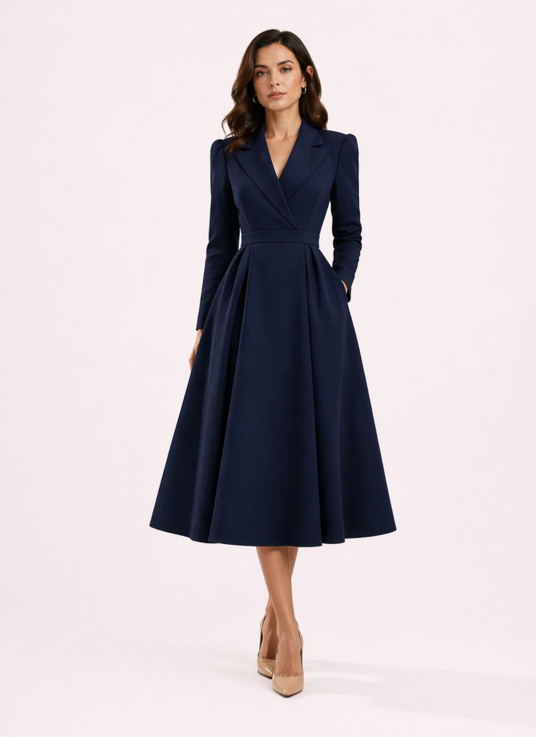 Vestido Midi Estruturado com Lapela e Modelagem Evasê