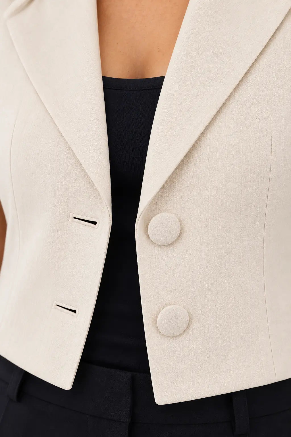 Blazer Curto de Alfaiataria com Mangas Curtas