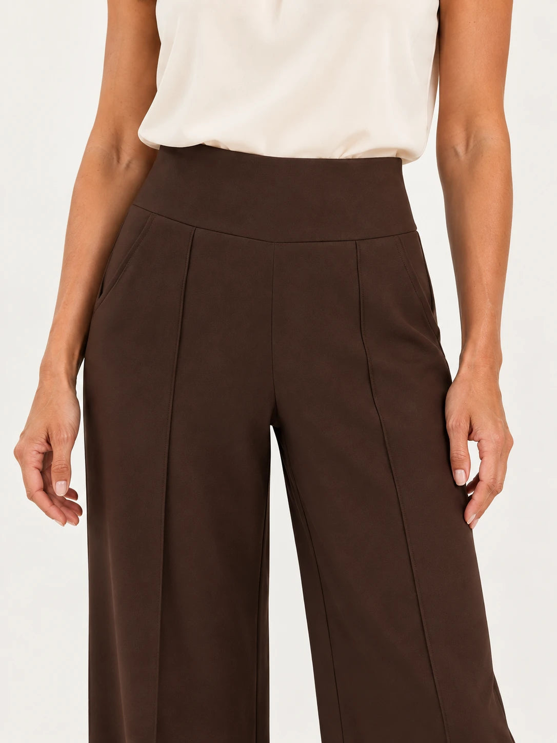Calça Pantalona de Cintura Alta com Bolsos Laterais