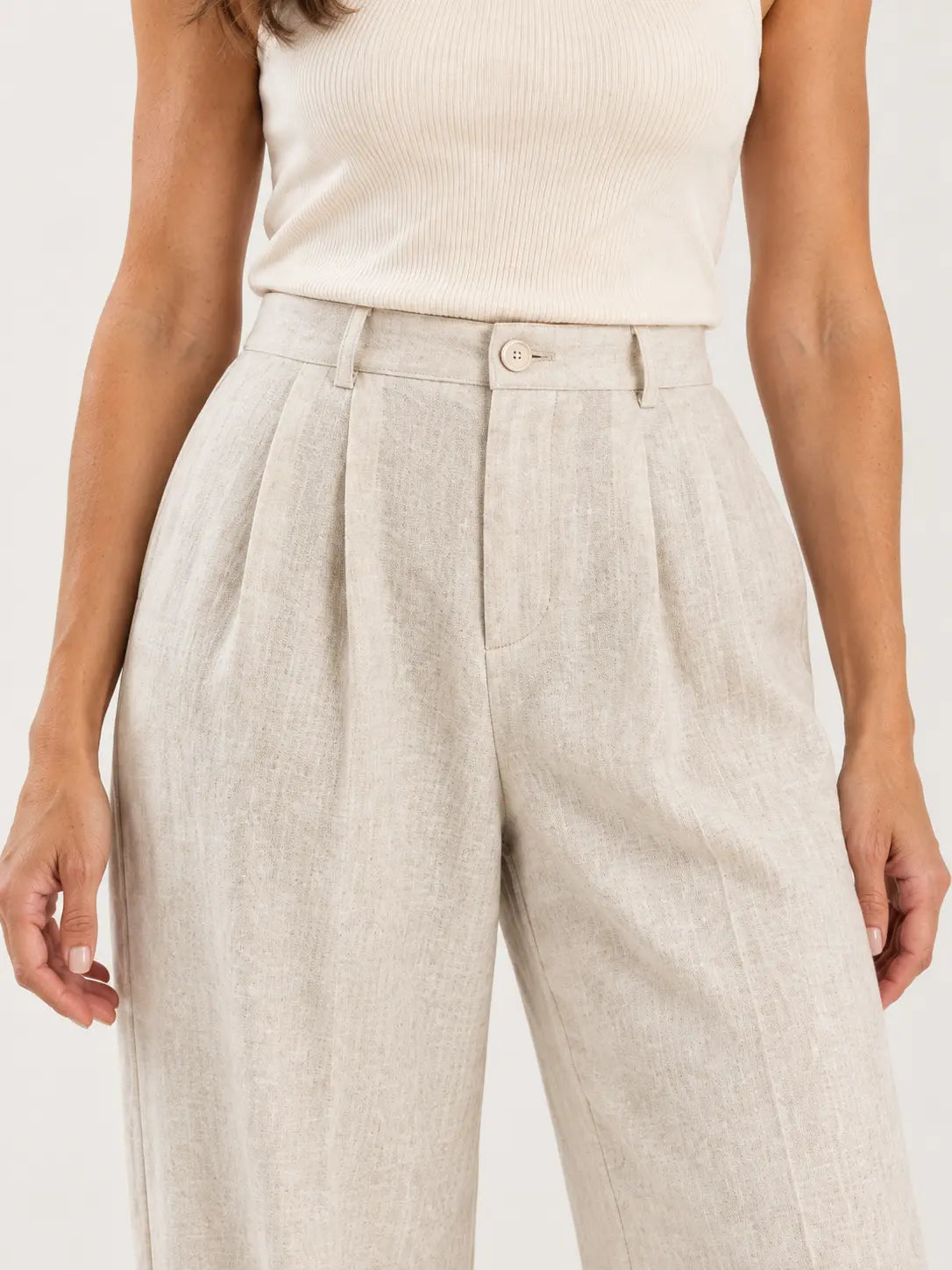 Calça Pantalona de Alfaiataria com Pregas Frontais
