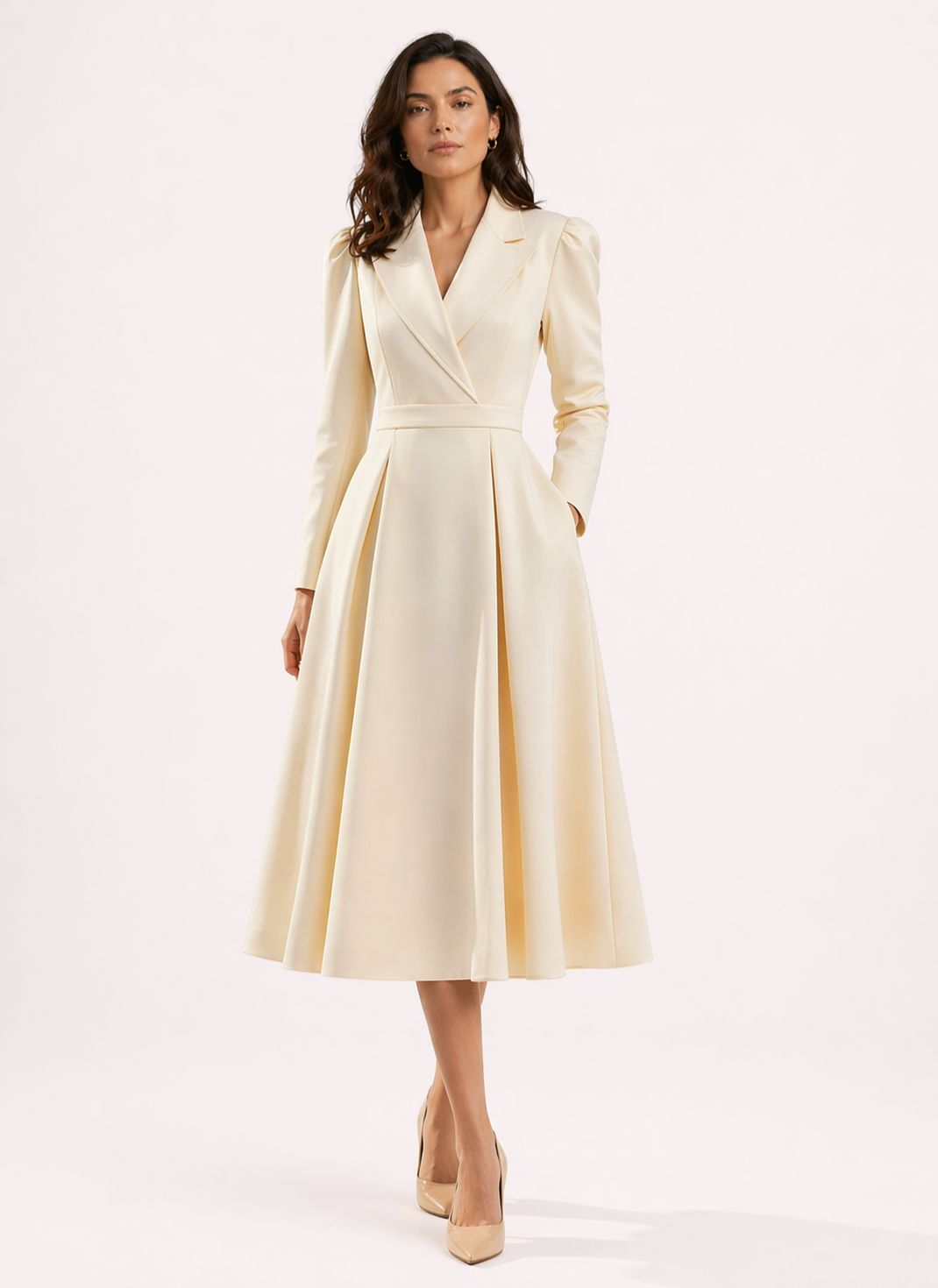 Vestido Midi Estruturado com Lapela e Modelagem Evasê