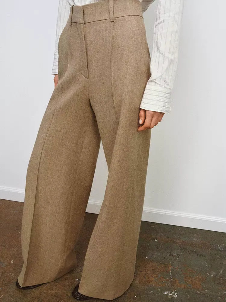Calça Pantalona de Alfaiataria com Corte Reto e Cintura Alta